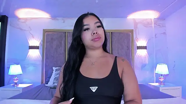 MarianaGarciaa   online show from 28, 4, 2026