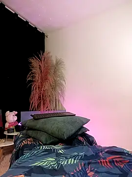 lovely kitt online show from 5, 10, 2025