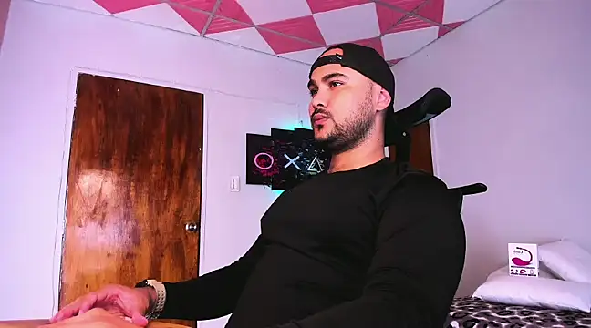 Sebas-hott online show from 12, 12, 2024