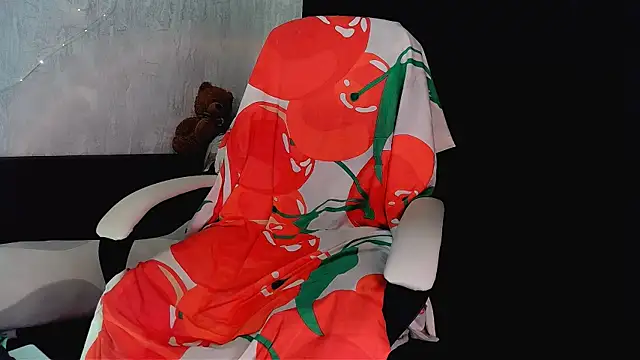 Teasing Molly online show from 15, 9, 2025