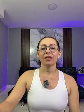 Snapshot of Yelena03 chatting on 23, 7, 2026 Yelena03 online show from 23, 7, 2026