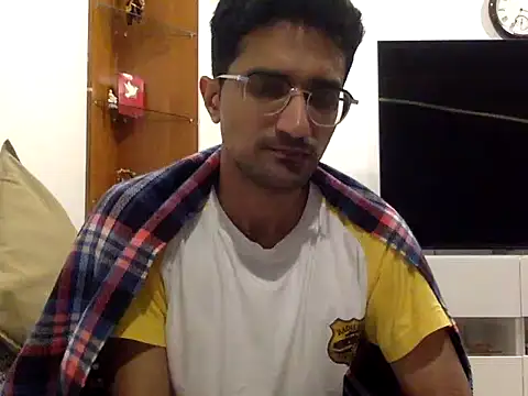 Snapshot of Carmelia10 chatting on 8, 1, 2025 Carmelia10 online show from 8, 1, 2025