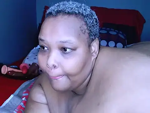 Snapshot of fatafricanqueen chatting on 13, 5, 2026 fatafricanqueen online show from 13, 5, 2026