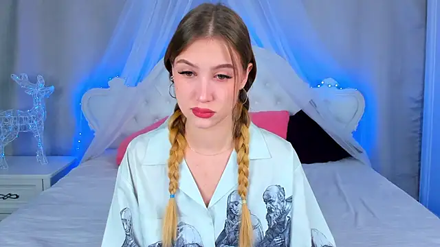 Snapshot of VitalinaBlue chatting on 29, 11, 2025 VitalinaBlue online show from 29, 11, 2025