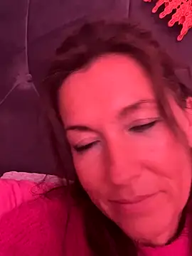 Lwhite1 online show from 16, 9, 2025