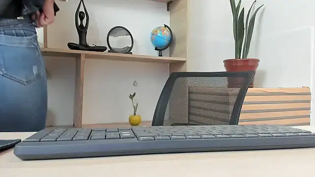 merlinaadams  online show from 30, 9, 2025