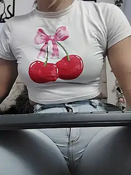 merlinaadams  online show from 4, 11, 2025