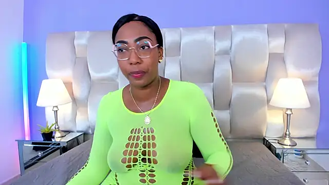 Snapshot of dirtyvictoria chatting on 14, 10, 2025 dirtyvictoria online show from 14, 10, 2025