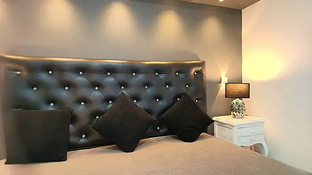 Snapshot of dirtyvictoria chatting on 21, 12, 2025 dirtyvictoria online show from 21, 12, 2025