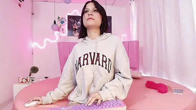 Azul horney online show from 6, 2, 2025