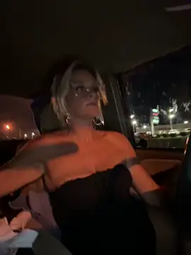 vixendoll87 online show from 17, 4, 2026