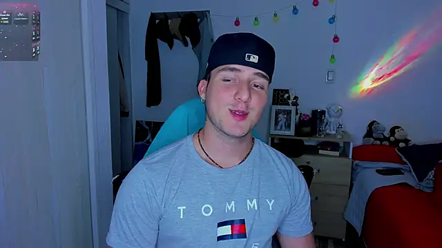 liam oficial02 online show from 12, 1, 2025