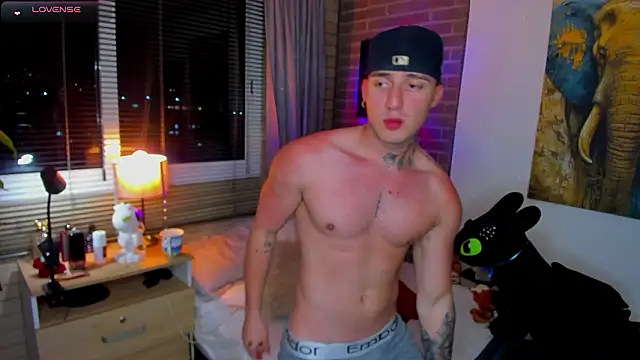 liam oficial02 online show from 4, 3, 2026