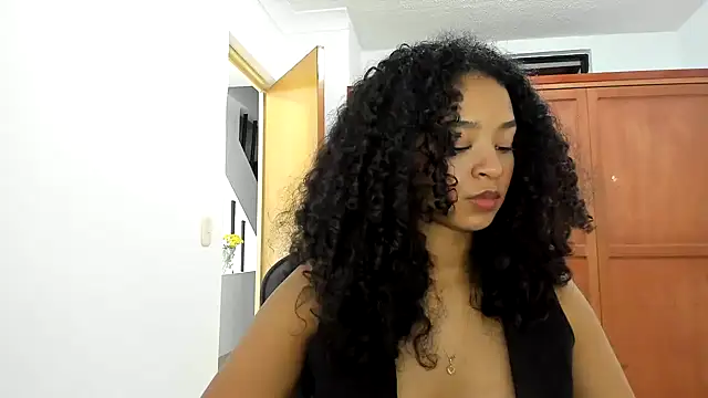 Snapshot of avellanatammy chatting on 16, 2, 2025 avellanatammy online show from 16, 2, 2025