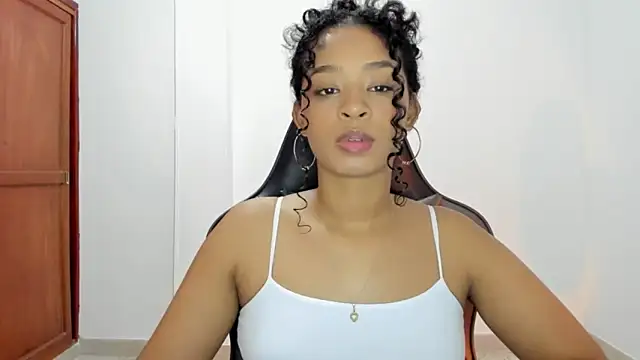 Snapshot of avellanatammy chatting on 14, 10, 2025 avellanatammy online show from 14, 10, 2025