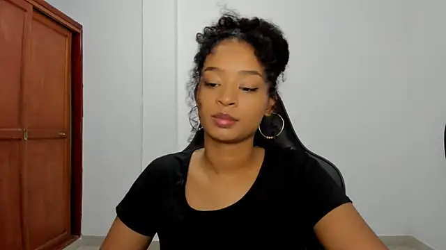 Snapshot of avellanatammy chatting on 8, 11, 2025 avellanatammy online show from 8, 11, 2025