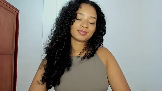 Snapshot of avellanatammy chatting on 16, 12, 2025 avellanatammy online show from 16, 12, 2025