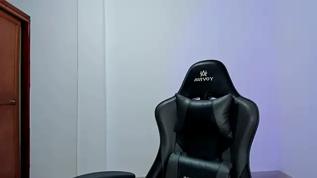 Snapshot of avellanatammy chatting on 23, 12, 2025 avellanatammy online show from 23, 12, 2025