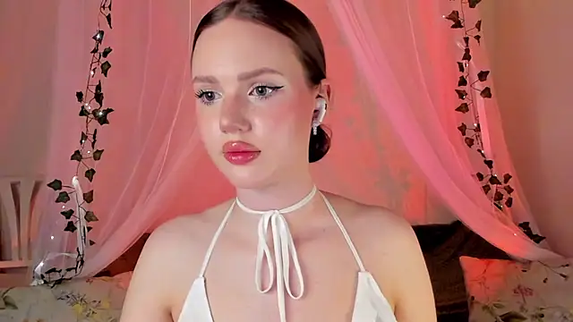 Snapshot of MishkaMe chatting on 8, 12, 2024 MishkaMe online show from 8, 12, 2024