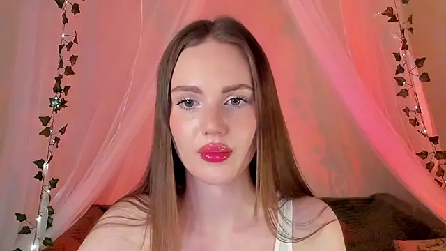 Snapshot of MishkaMe chatting on 10, 12, 2024 MishkaMe online show from 10, 12, 2024