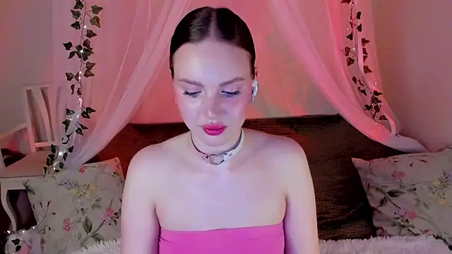 Snapshot of MishkaMe chatting on 17, 12, 2024 MishkaMe online show from 17, 12, 2024