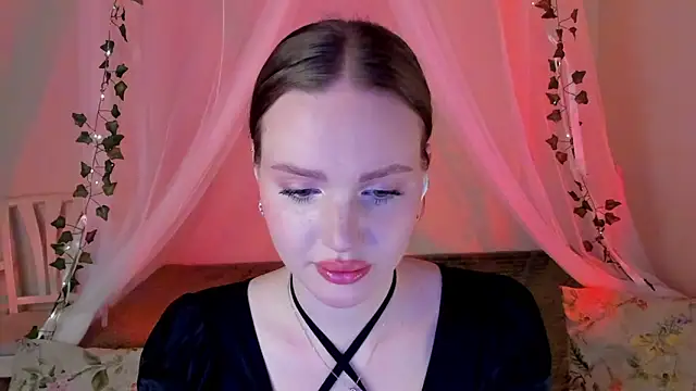 Snapshot of MishkaMe chatting on 19, 12, 2024 MishkaMe online show from 19, 12, 2024