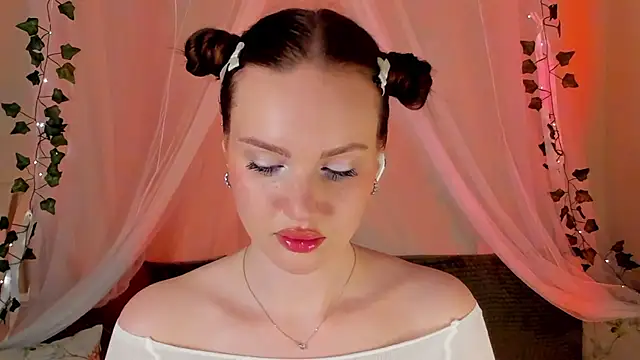 Snapshot of MishkaMe chatting on 25, 12, 2024 MishkaMe online show from 25, 12, 2024