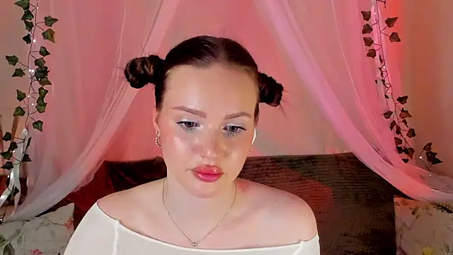 Snapshot of MishkaMe chatting on 25, 12, 2024 MishkaMe online show from 25, 12, 2024