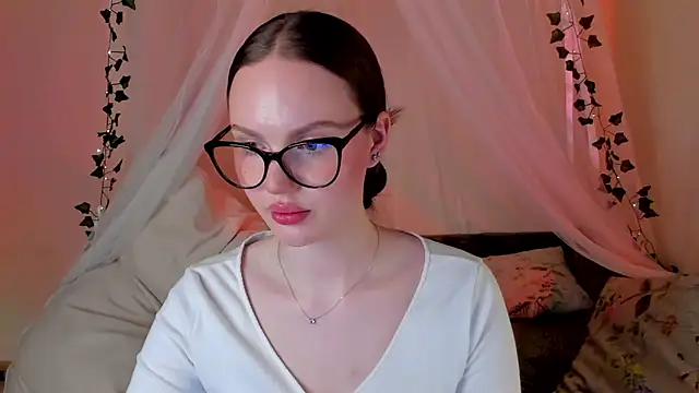 Snapshot of MishkaMe chatting on 11, 2, 2025 MishkaMe online show from 11, 2, 2025