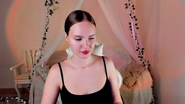 Snapshot of MishkaMe chatting on 14, 9, 2025 MishkaMe online show from 14, 9, 2025