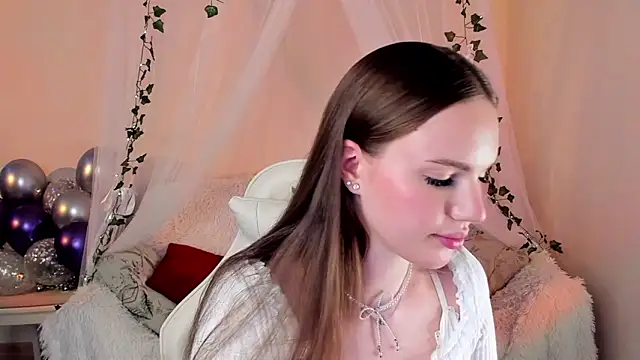 Snapshot of MishkaMe chatting on 24, 9, 2025 MishkaMe online show from 24, 9, 2025