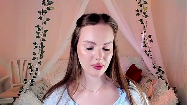 Snapshot of MishkaMe chatting on 9, 11, 2025 MishkaMe online show from 9, 11, 2025