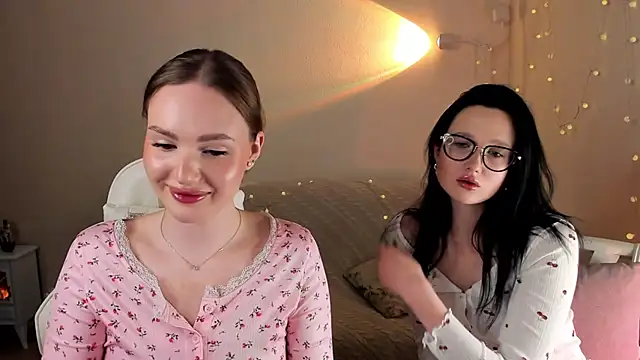 Snapshot of MishkaMe chatting on 24, 11, 2025 MishkaMe online show from 24, 11, 2025