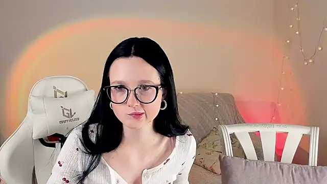 Snapshot of MishkaMe chatting on 25, 11, 2025 MishkaMe online show from 25, 11, 2025