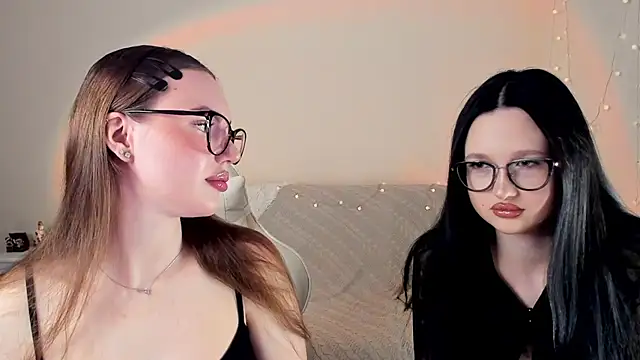 Snapshot of MishkaMe chatting on 28, 11, 2025 MishkaMe online show from 28, 11, 2025