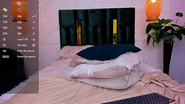 Taiissa  online show from 25, 1, 2025