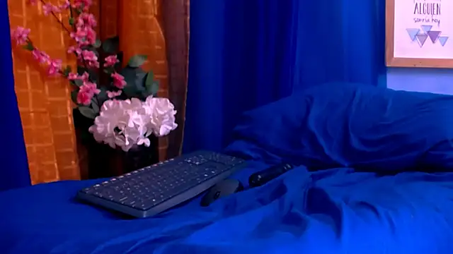 Snapshot of roberts_kloe chatting on 22, 3, 2025 roberts kloe online show from 22, 3, 2025