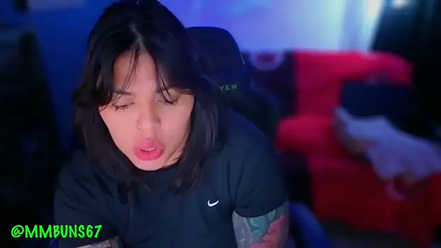 miacanela xo online show from 19, 11, 2025