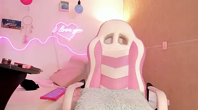 lilith horny online show from 7, 1, 2025