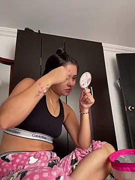 Kimmymadison- online show from 22, 7, 2026