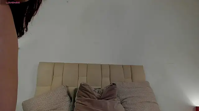 Snapshot of Roxxy_mora chatting on 14, 2, 2025 Roxxy mora online show from 14, 2, 2025