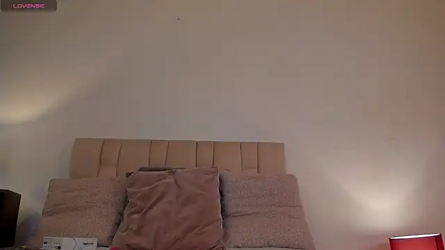 Snapshot of Roxxy_mora chatting on 8, 3, 2025 Roxxy mora online show from 8, 3, 2025