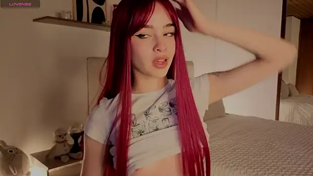 Snapshot of Roxxy_mora chatting on 10, 10, 2025 Roxxy mora online show from 10, 10, 2025