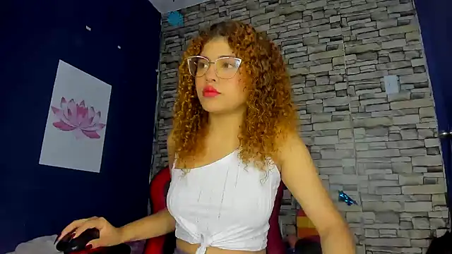 sofiacastillo01 online show from 11, 2, 2025