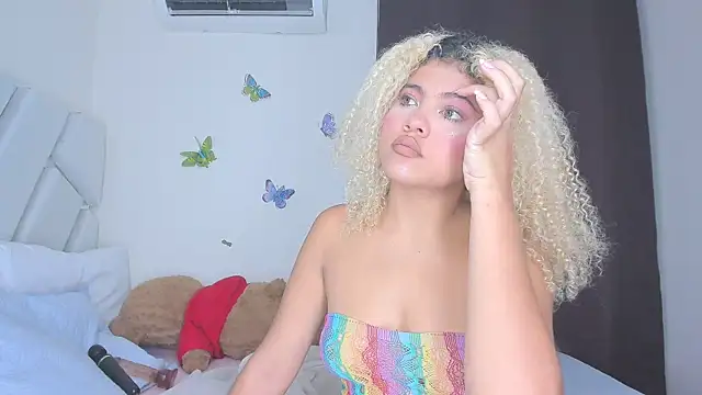 sofiacastillo01 online show from 4, 3, 2026