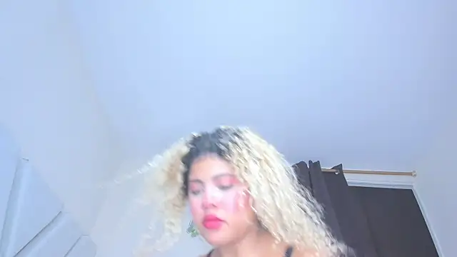 sofiacastillo01 online show from 24, 4, 2026