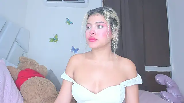 sofiacastillo01 online show from 25, 4, 2026