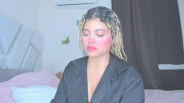 sofiacastillo01 online show from 28, 4, 2026