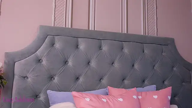 LucyAddison online show from 12, 11, 2025