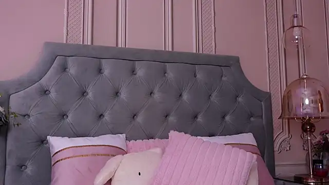 LucyAddison online show from 29, 3, 2026